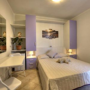 Camera con letto king size